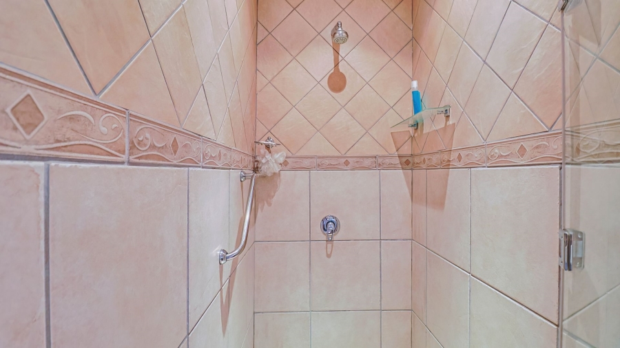 5 Bedroom Property for Sale in Birdwood Estate North West